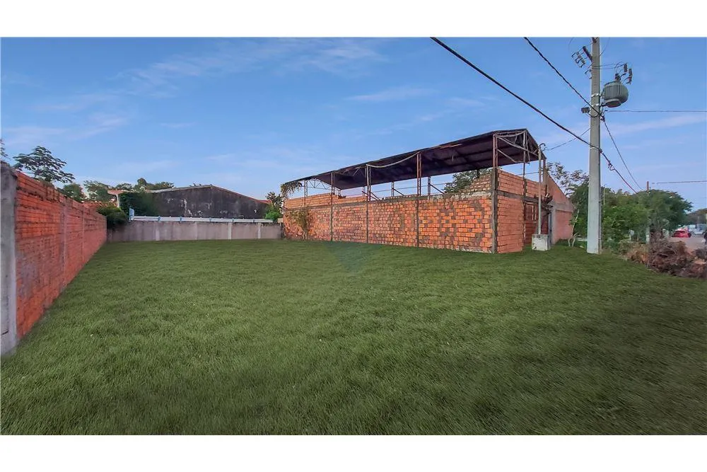 Vendo terreno en la ciudad de Mariano Roque Alonso, B° Caacupemi - 300.000.000 Gs. — foto 2