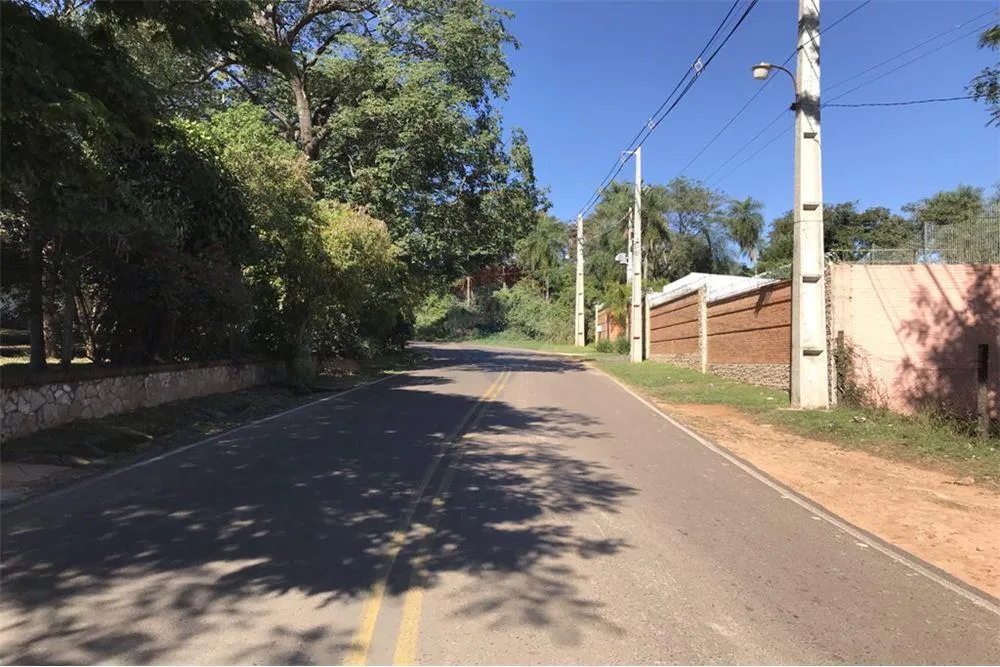 Vendo terreno en Ypacarai - 270.000 USD. — foto 2