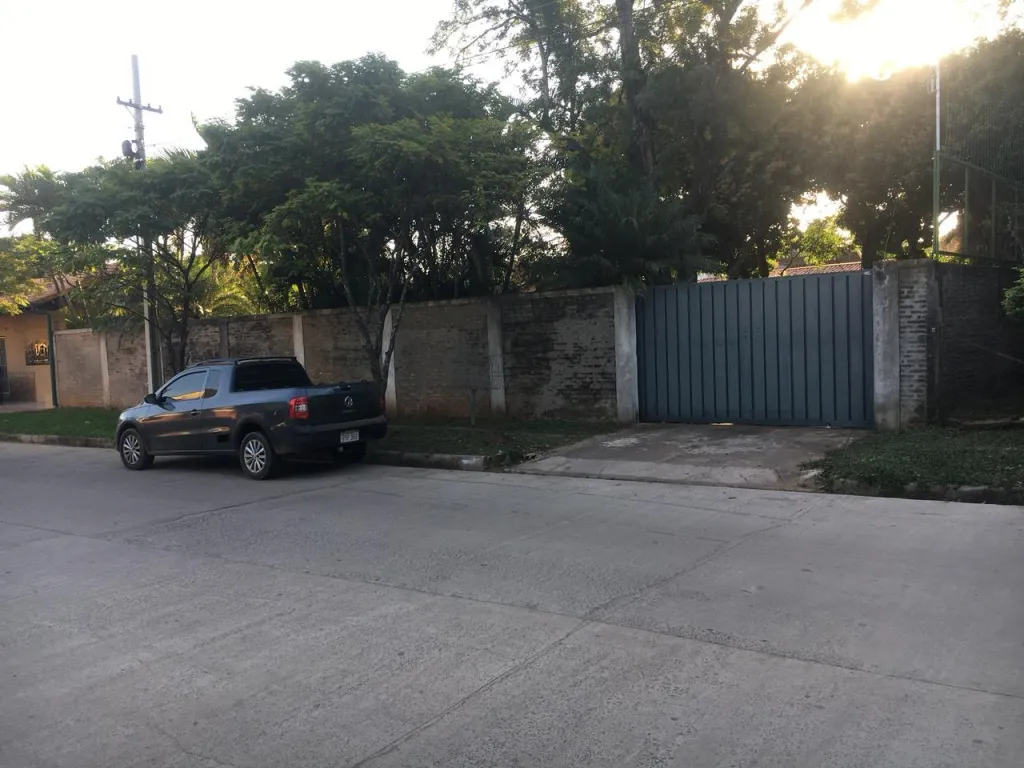 VENDO HERMOSA RESIDENCIA EN EL CENTRO DE PARAGUARI — foto 2