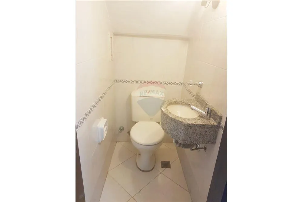 HERMOSO DUPLEX CERCA DEL HIPÉRPUEBLO DE LAMBARE — foto 2