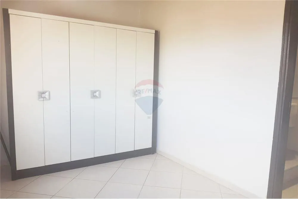 HERMOSO DUPLEX CERCA DEL HIPÉRPUEBLO DE LAMBARE — foto 3