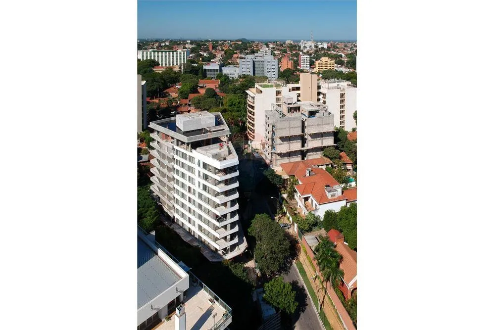 Vendo departamento de lujo en el barrio Las Mercedes: 2 habitaciones y 2 baños. — foto 2