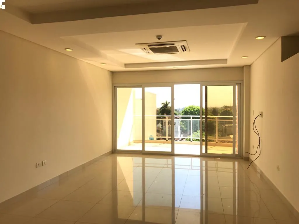 En venta amplio departamento Las Mercedes — foto 2