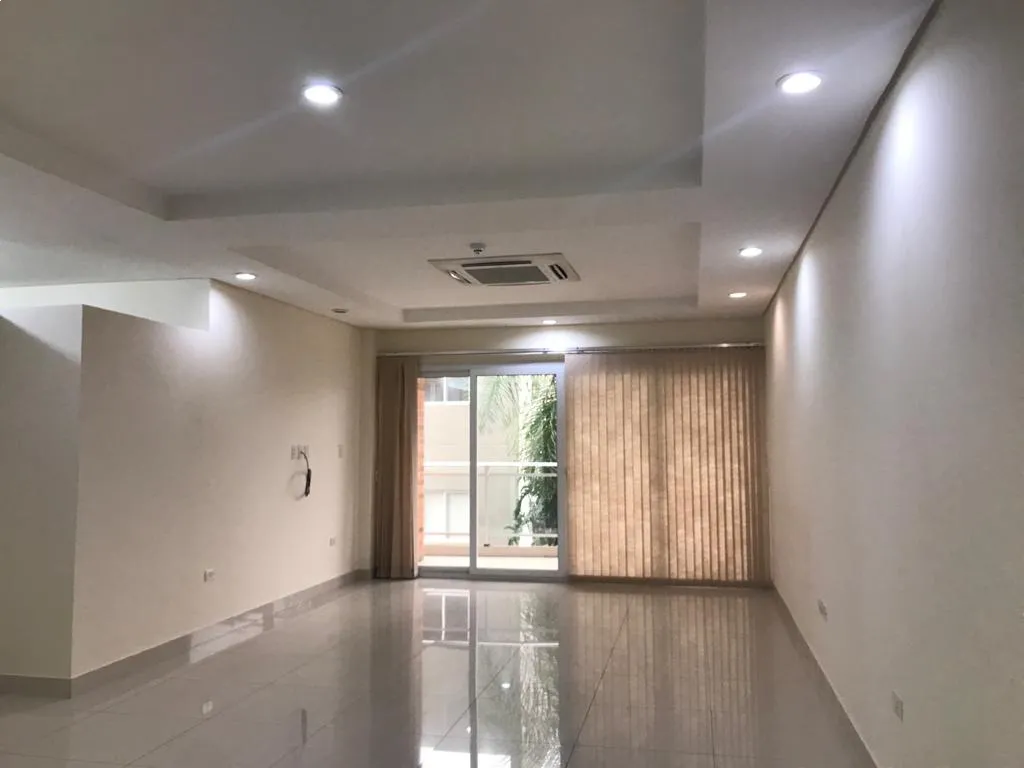 En venta amplio departamento Las Mercedes — foto 3