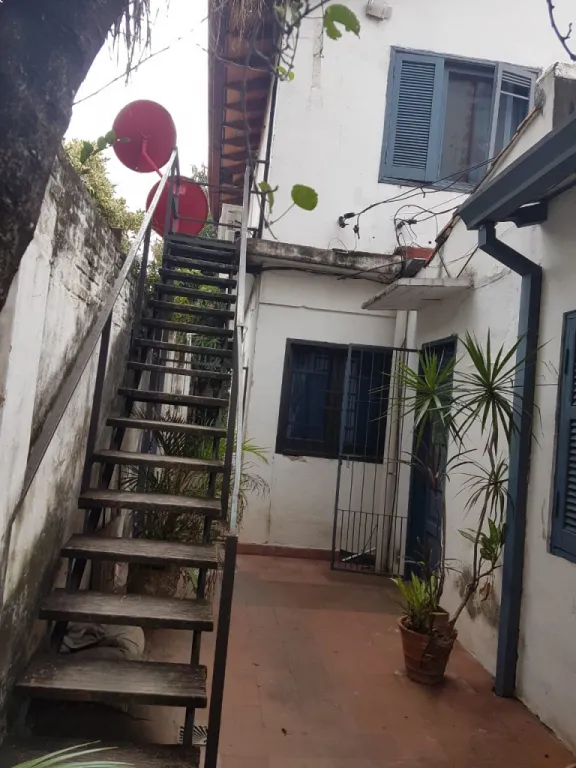 ALQUILO DEPARTAMENTO SOBRE AVDA 5TA Y EEUU — foto 2