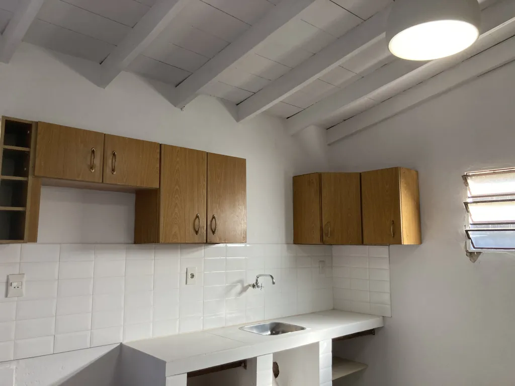 Casa totalmente refaccionada a pasos de Primer Presidente — foto 3