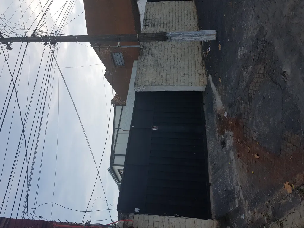 Vendo CASA con DEPTOS en Barrio Obrero! — foto 3