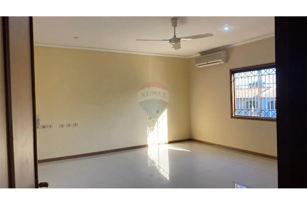 Vendo Hermosa Residencia en Asunción - 400.000 USD. — foto 3