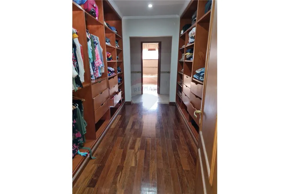 EN VENTA HERMOSA CASA SOBRE BERTONI EN BARRIO HERRERA — foto 3