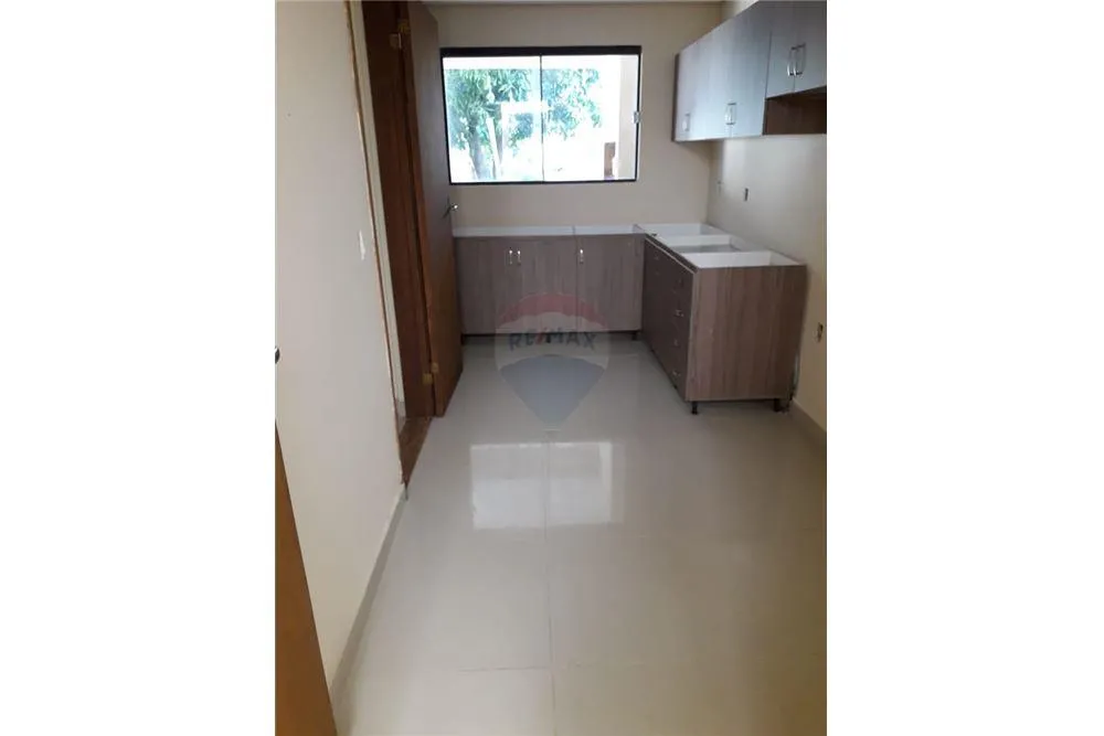 Vendo Hermoso Duplex en Ñemby - 810.000.000 Gs. — foto 2