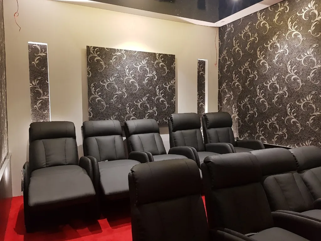Vendo Hermosa y Lujosa Residencia con Sala de Cine! — foto 3