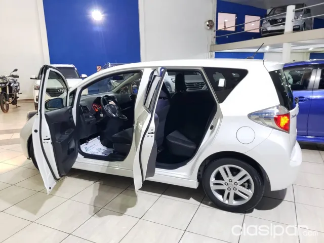 Toyota Ractis 2010 — foto 7