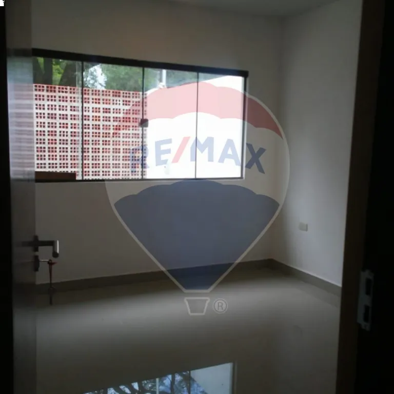VENDO HERMOSO CHALET A ESTRENAR EN MARIANO ROQUE ALONSO. ZONA PUERTO SEGURO (Barrio Rosa M — foto 2