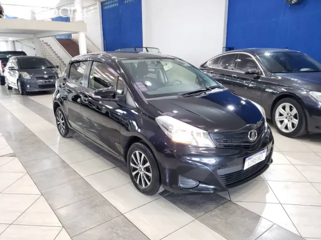 Toyota Vitz 2012 — foto 4