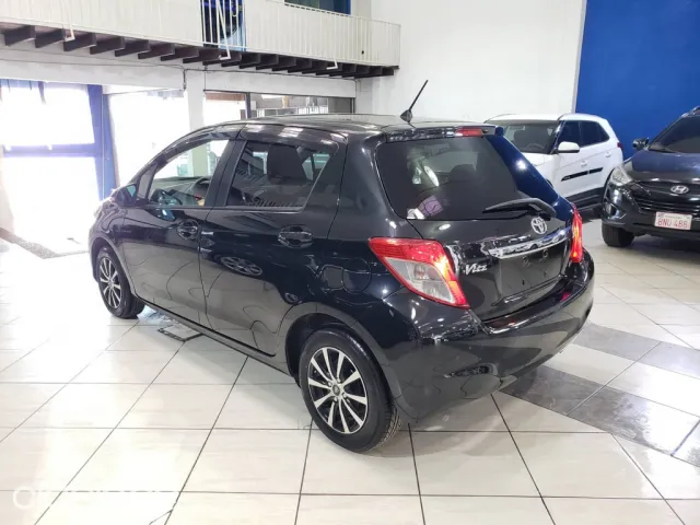 Toyota Vitz 2012 — foto 6