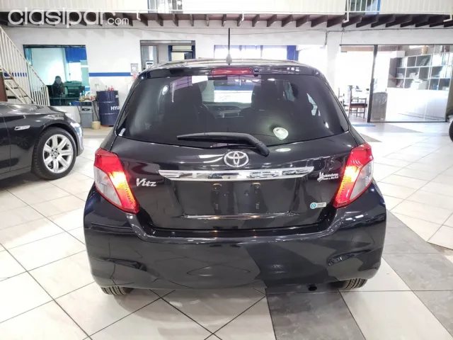 Toyota Vitz 2012 — foto 7