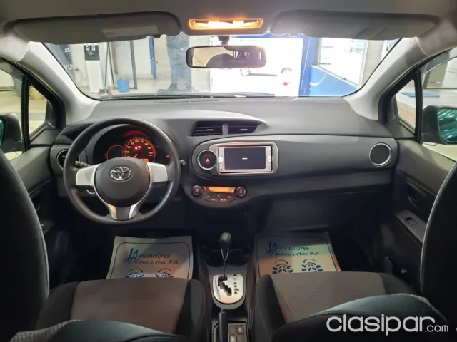 Toyota Vitz 2012 - foto 8