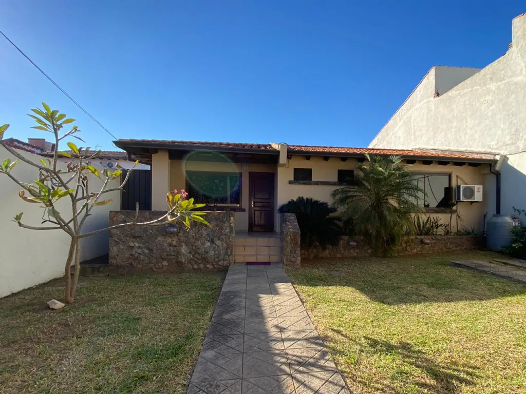 HERMOSA RESIDENCIA EN ASUNCION_Bº REPUBLICANO Zona Félix BogadoSuper 6 y Luisito — foto 3