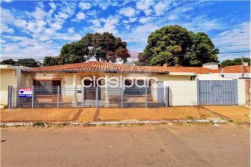 Amplia casa en Fernando de la Mora zona sur! En muy buena Ubicación — foto 2