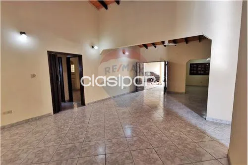 Amplia casa en Fernando de la Mora zona sur! En muy buena Ubicación — foto 3