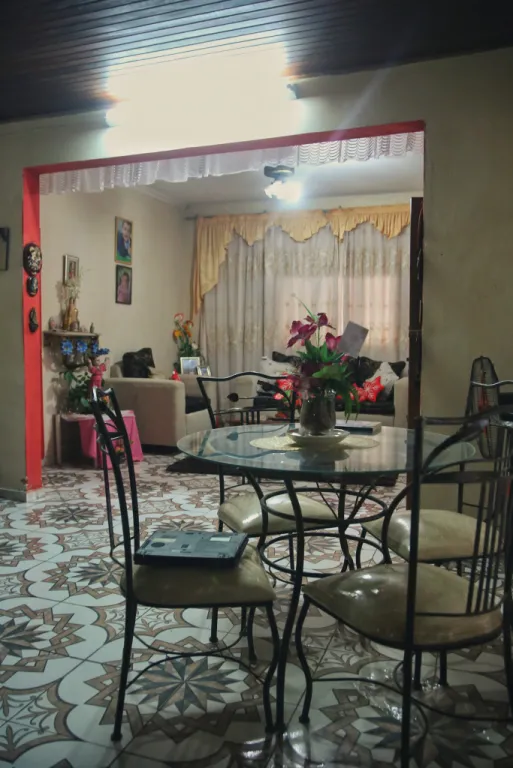 VENDO HERMOSA RESIDENCIA EN LOMA PYTÁ — foto 3