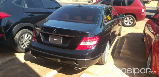 Mercedes-Benz C300 2009 — foto 7