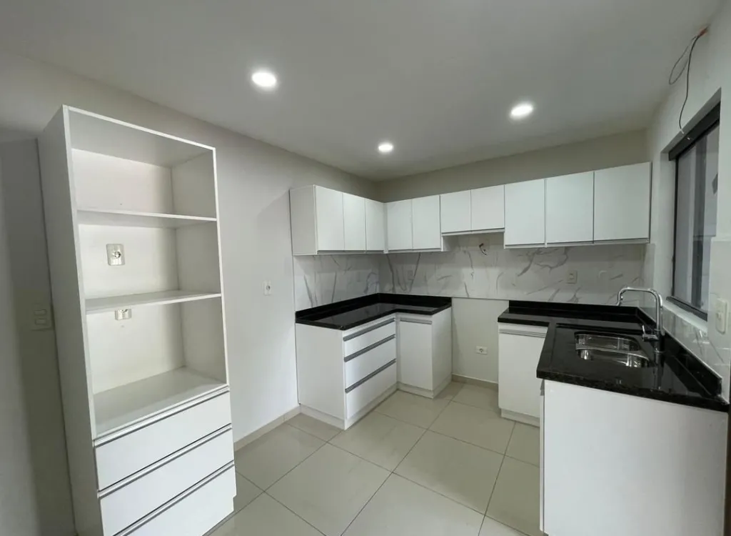 ALQUILO HERMOSO DUPLEX EN LAMBARE. ZONA DEL YACHT. LOS 3 DORMITORIOS EN SUITE — foto 3