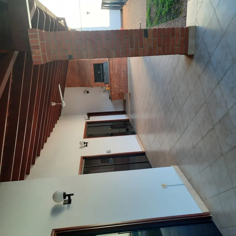 Hermosa casa en barrio mburucuya — foto 3