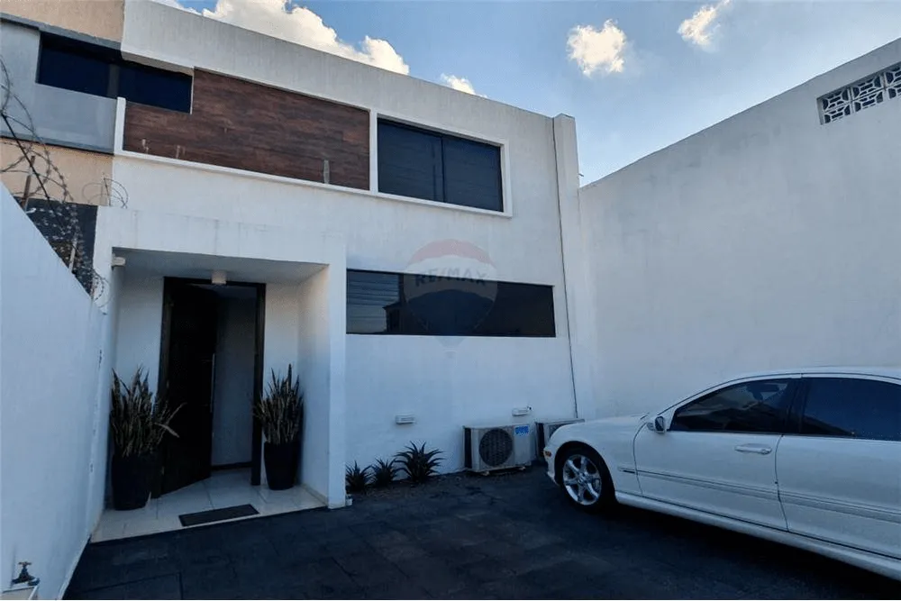 SE VENDE HERMOSO DUPLEX EN VILLA ADELA - LUQUE — foto 2