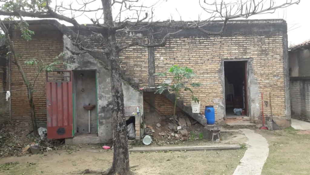 Vendo propiedad en Villeta ( Centro ) Casa + Salon+ Garage + Patio — foto 3
