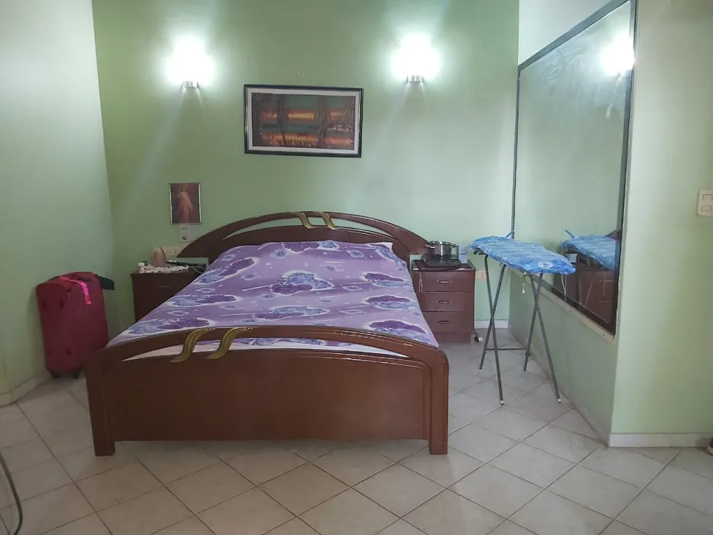 CASA DE 2 PLANTAS CON PISCINA SOBRE SOLDADO OVELAR FERNANDO DE LA MORA ZONA SUR — foto 2