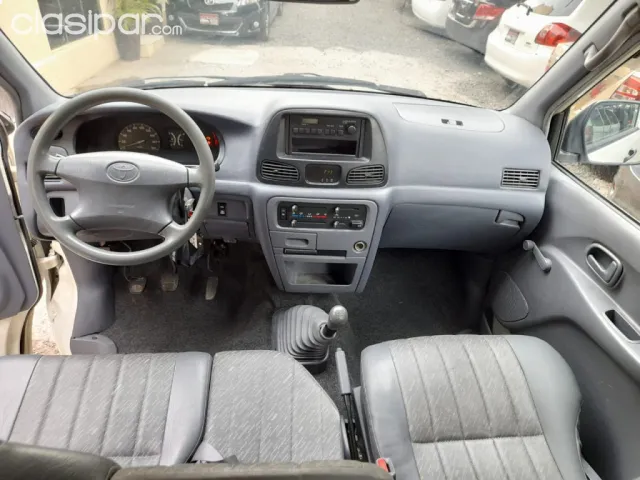 Toyota Noah 2004 - foto 8
