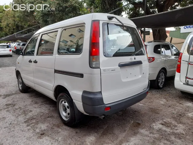 Toyota Noah 2004 — foto 5
