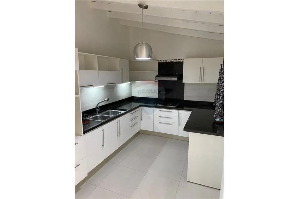 En Venta Casa en Lambaré Barrio Kennedy — foto 2