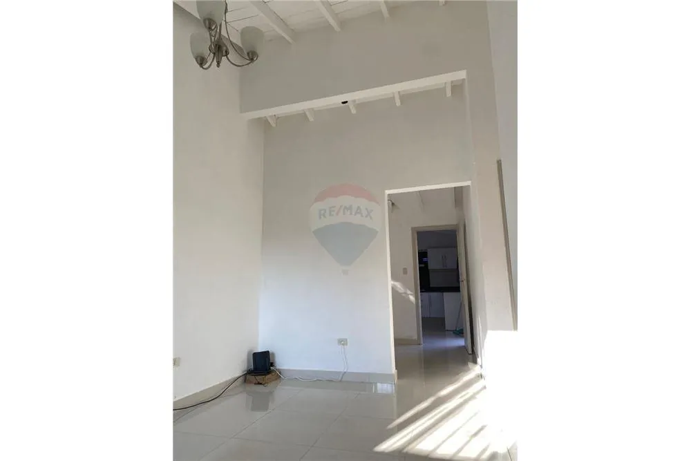 En Venta Casa en Lambaré Barrio Kennedy — foto 3