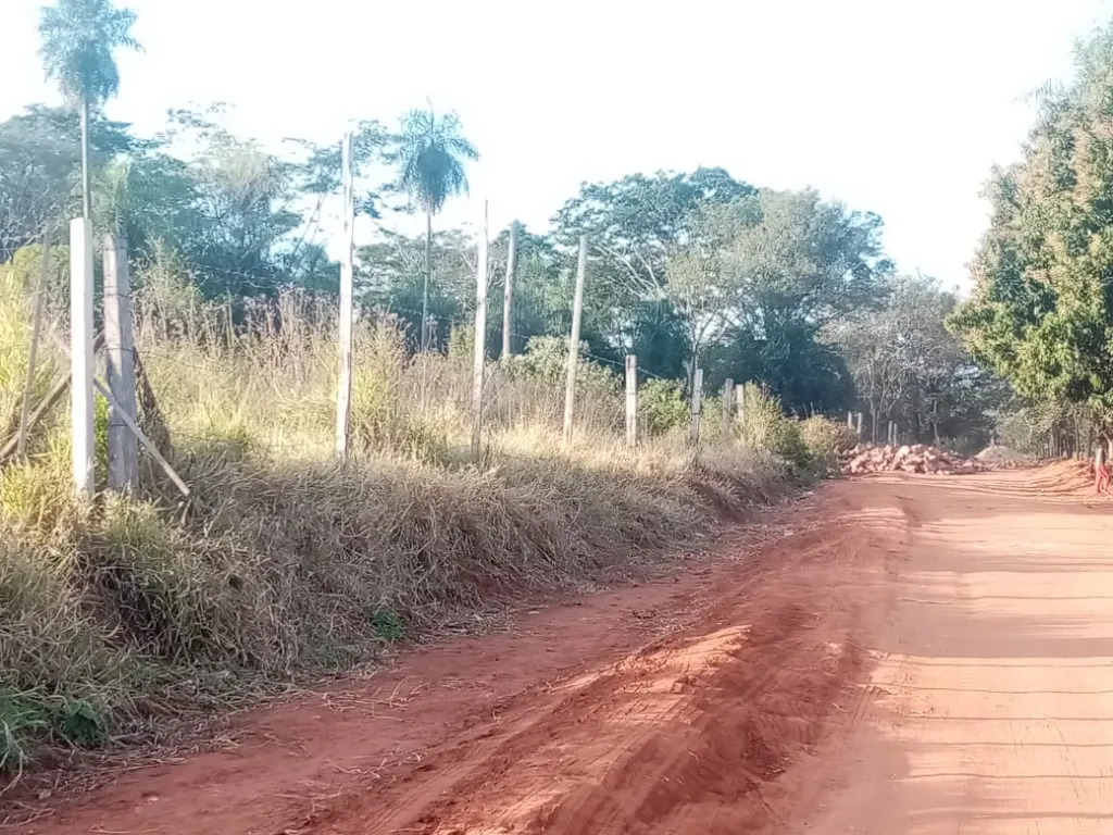 OFERTO HERMOSO TERRENO EN AREGUA, PINDOLO, CERCA DE LA GOBERNACION. — foto 3