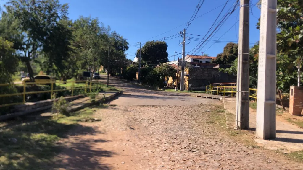 Vendo Terr Zona Itá Enramada a 200 mts Av Peron - As. — foto 3