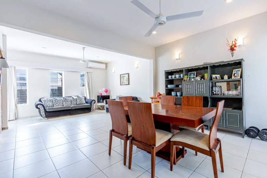 Casa en Zona del Yacht Lambaré — foto 2