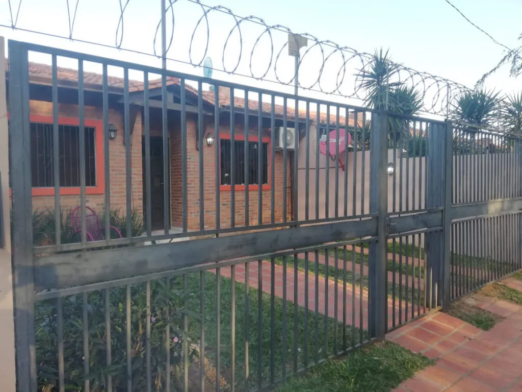 EN VENTA HERMOSA CASA EN MARIANO ROQUE ALONSO — foto 3