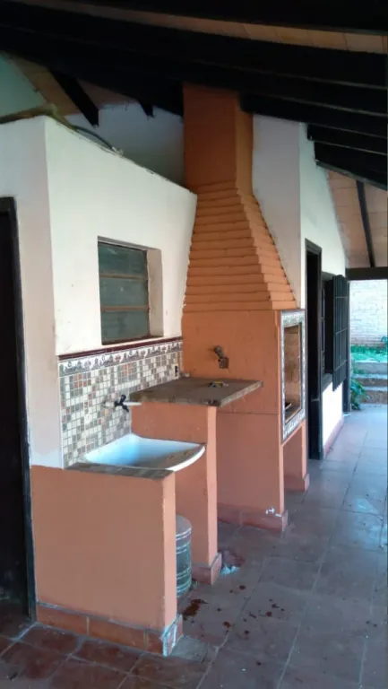 Casa en Ñemby, amplio patio, estilo Colonial, tipo casa quinta — foto 2