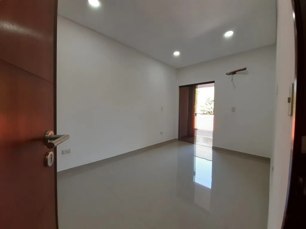 VENDO DUPLEX A ESTRENAR A MEDIA CUADRA DE BRUNO G — foto 2