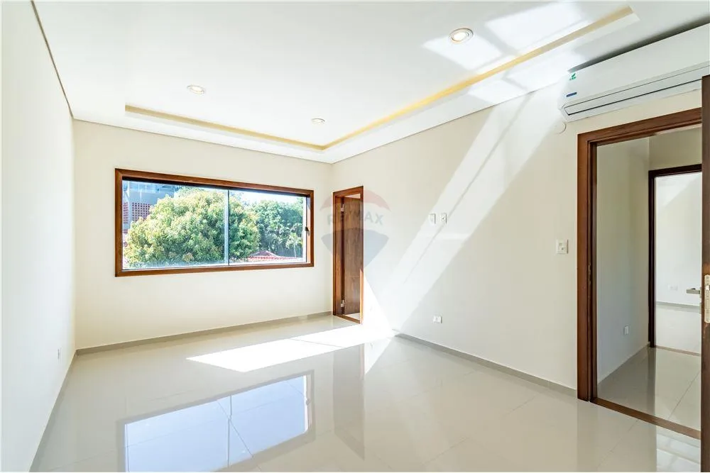 En Venta Residencia Premium en Pleno Villa Morra, Asunción - 880.000 USD. — foto 3