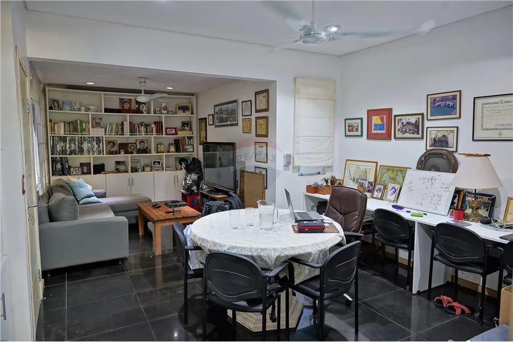 En Venta casa de 3 niveles en pleno Mburucuya, Asunción - 450.000 USD. — foto 3