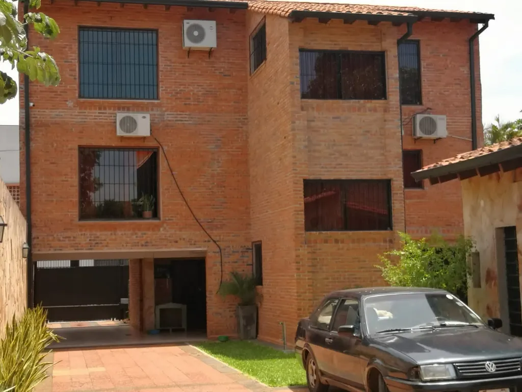 Residencia en barrio los laureles — foto 2