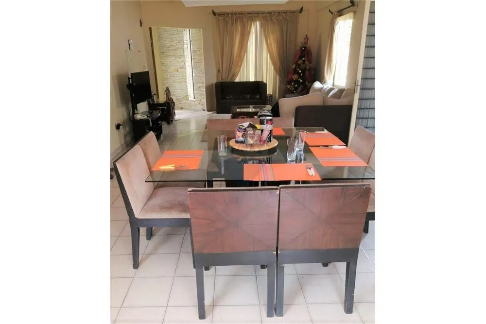 Vendo hermosa casa moderna de dos plantas en la ciudad de San Lorenzo - 890.000.000 Gs. — foto 3