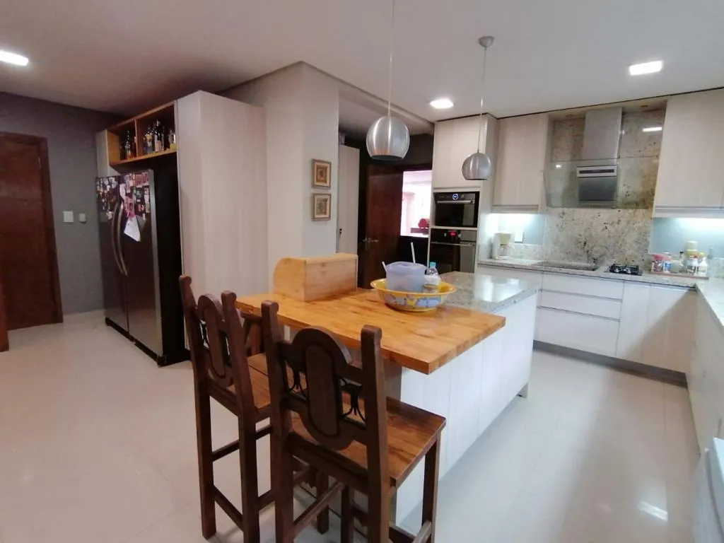 YCUA SATÍ: HERMOSA CASA EN VENTA, 4 DORMITORIOS + DEPTO. INDEPENDIENTE, 1.080 M2, - 980.00 — foto 3