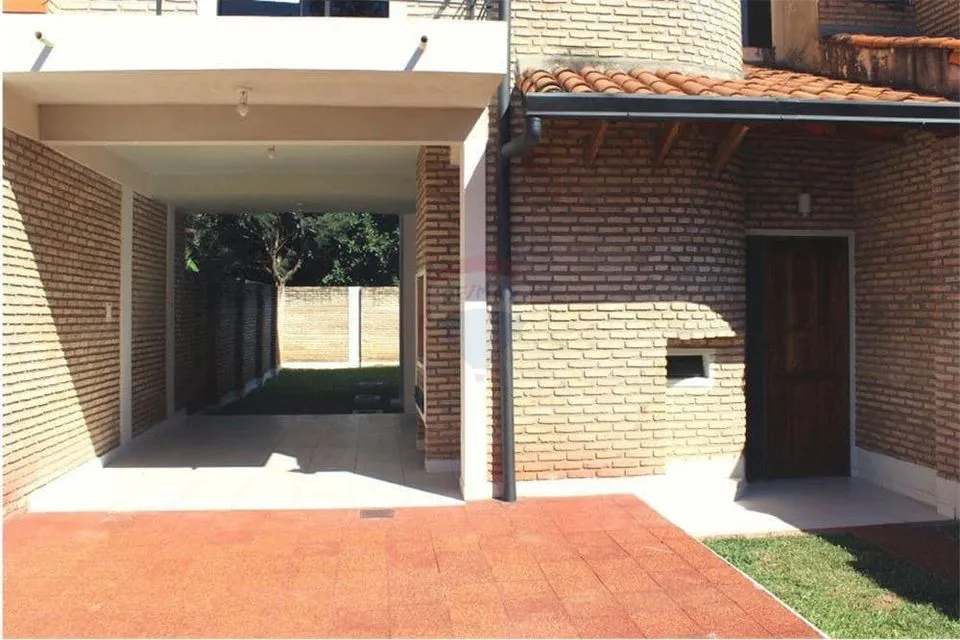VENDO DUPLEX EN SAN LORENZO — foto 2