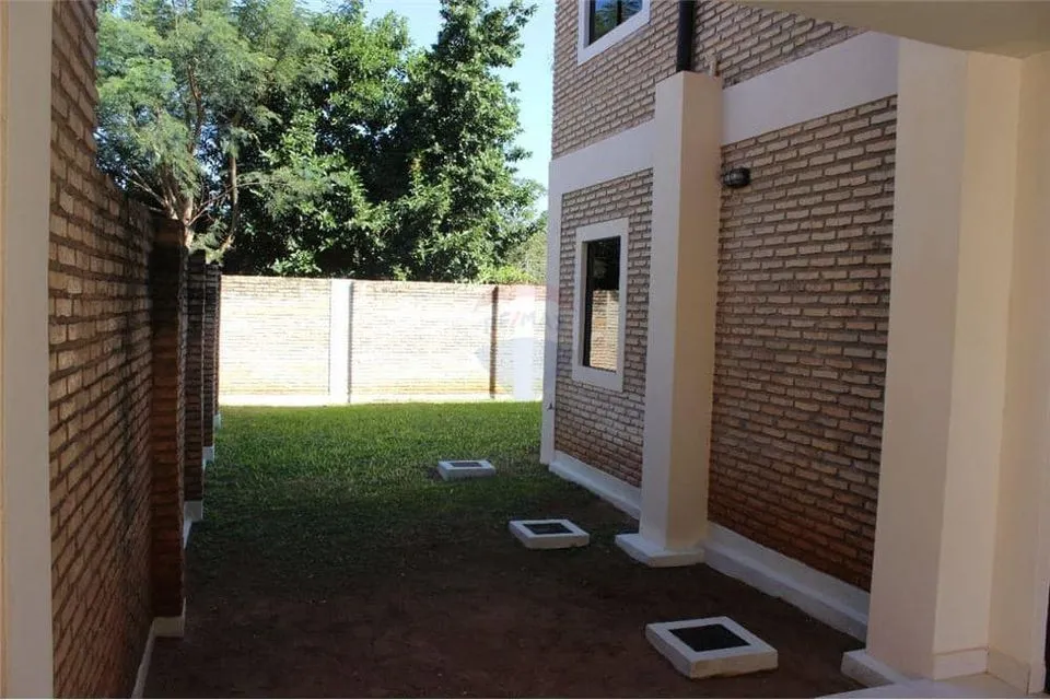 VENDO DUPLEX EN SAN LORENZO — foto 3