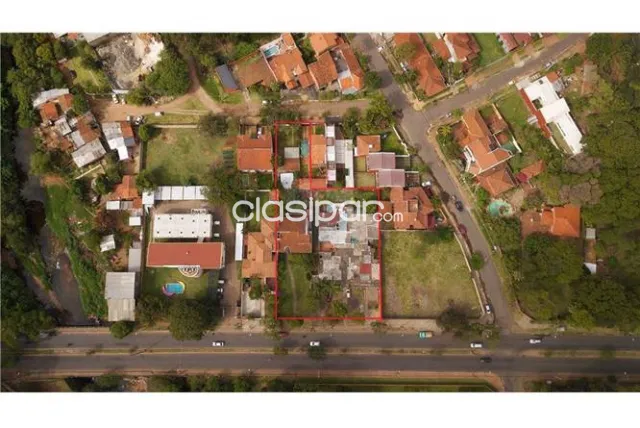 Propiedad con excelente ubicación y amplitud — foto 2
