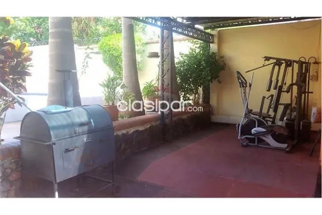 ¡HERMOSA Y AMPLIA CASA CON PISCINA EN REPUBLICANO! — foto 3